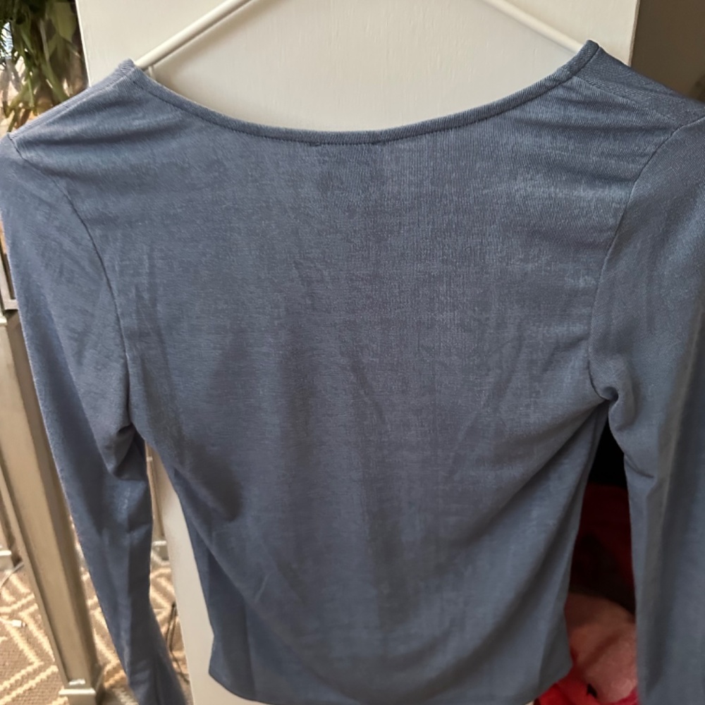 Princess Polly shirt - Picture 2 of 4